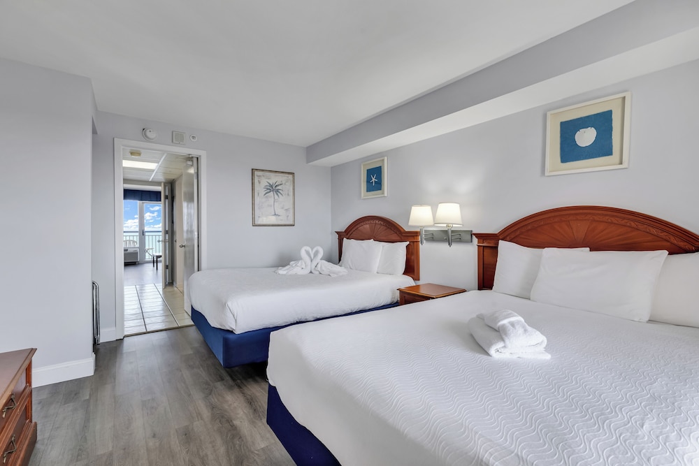 Boardwalk Resort by Hosteeva