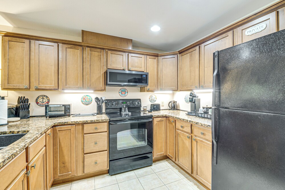 23-mile Canal On-site: Condo in Ocean Shores!
