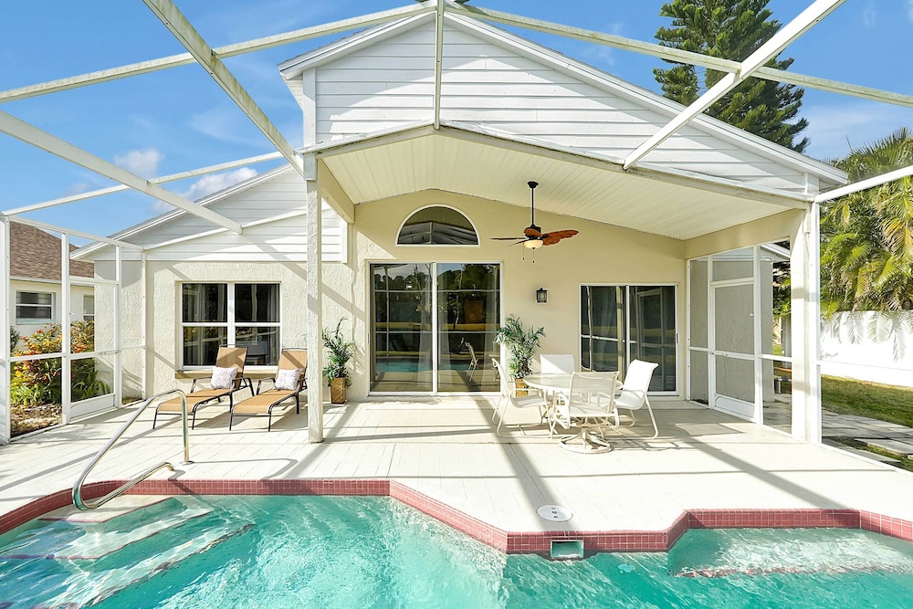Near Disney & Universal: Family Retreat in Orlando