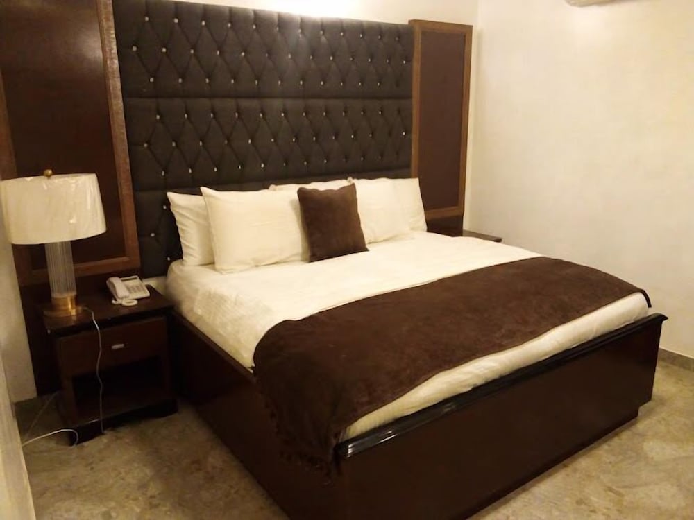 Bizzare Luxury Apartment