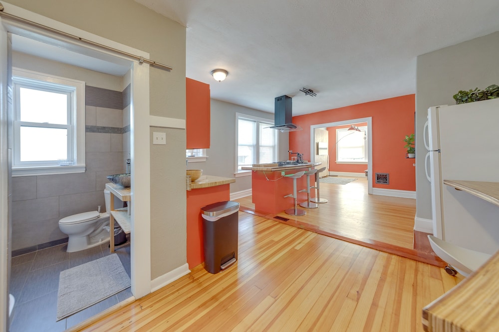 St Louis Vacations - Inviting St Louis Apartment - Great Location! - Property Image 11