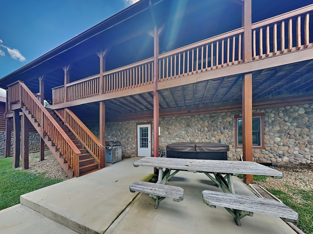 Pinnacle Place by Jackson Mountain Rentals