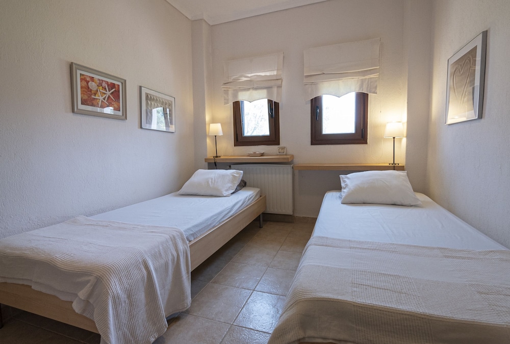 Alex Billy House by Travel Pro Services