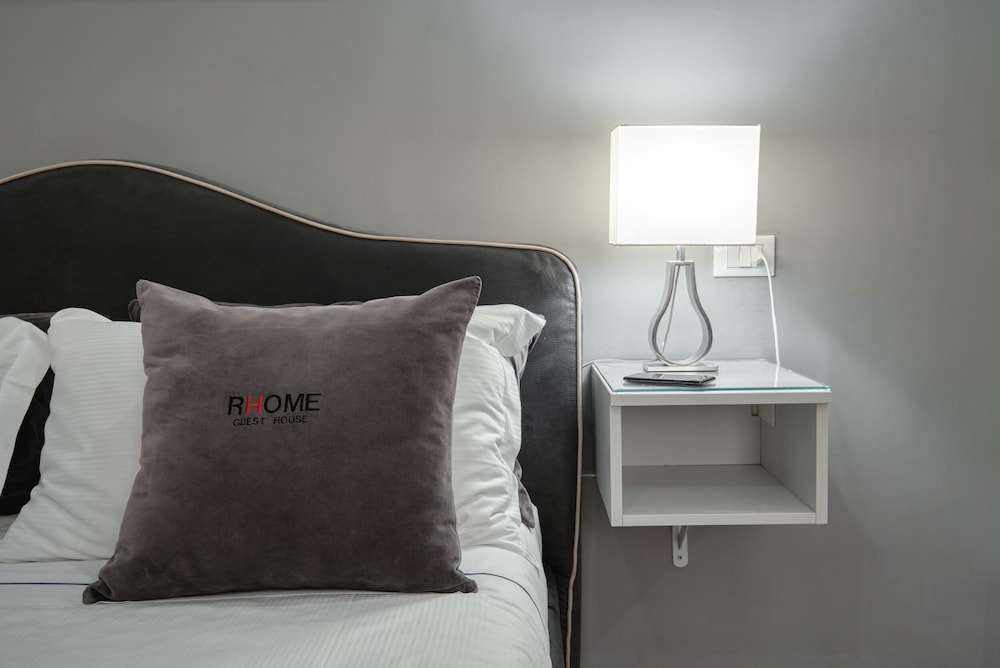 Rhome GuestHouse