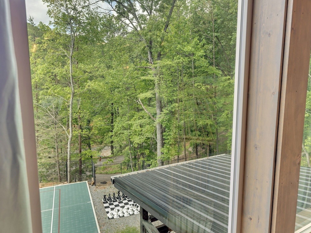 Ebenezer 4 Bedroom Cabin