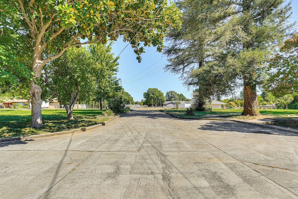 Pet-friendly Unit w/ Yard Near Sacramento River!