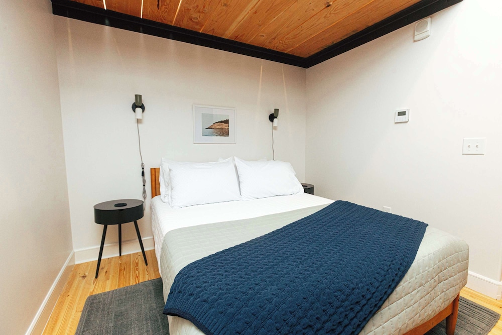 Loft 305 - The William - Atrium - Live Work Walk