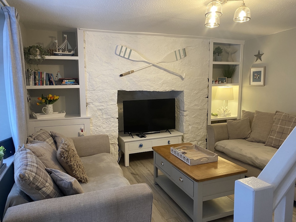 Delightful 3 Bedroomed Cottage in Llandudno view 5