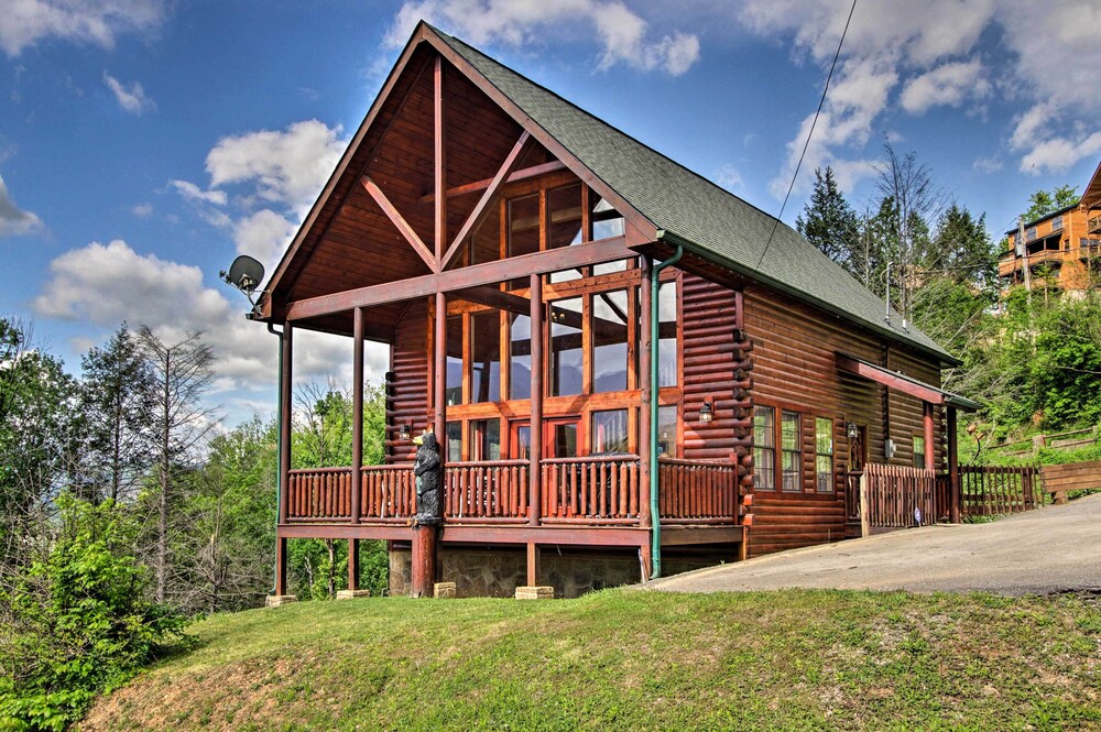 Expansive Gatlinburg Cabin: Hot Tub, Deck & Grill! view 4