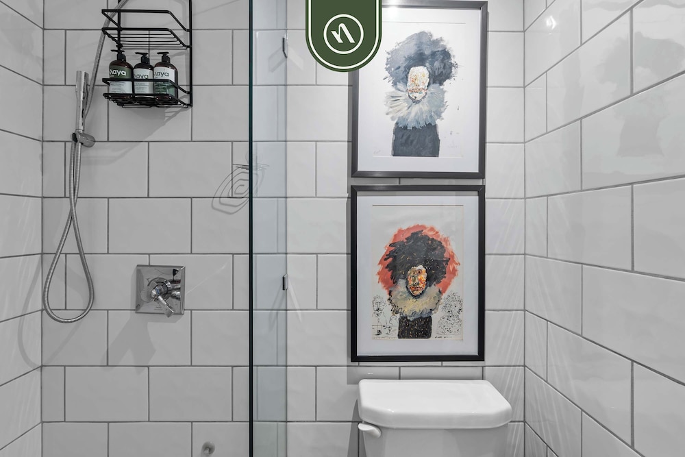Stylish 2 BR Condo in Romantic Zone - Rooftop Pool