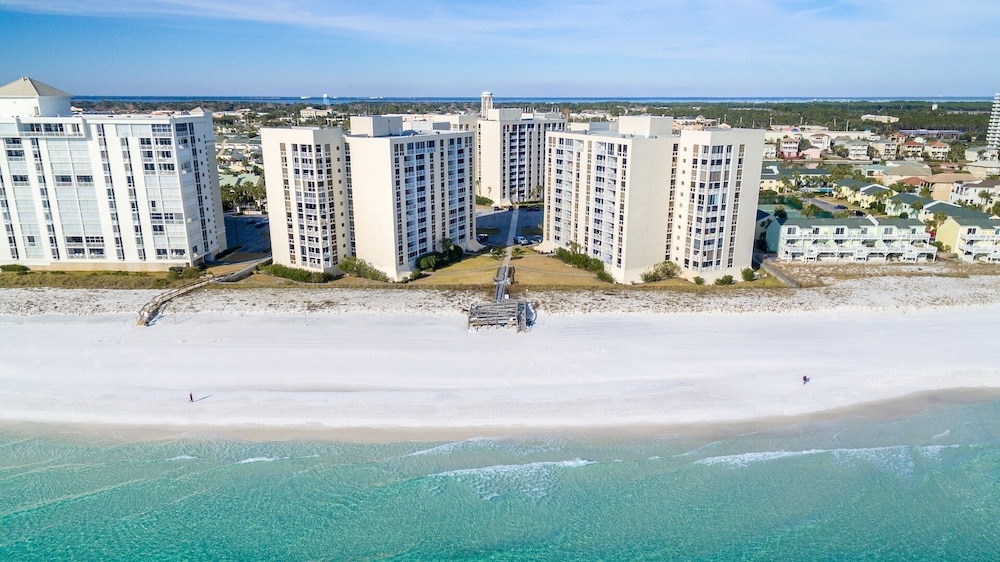 Shoreline Towers 2073 2 Bedroom Condo by RedAwning