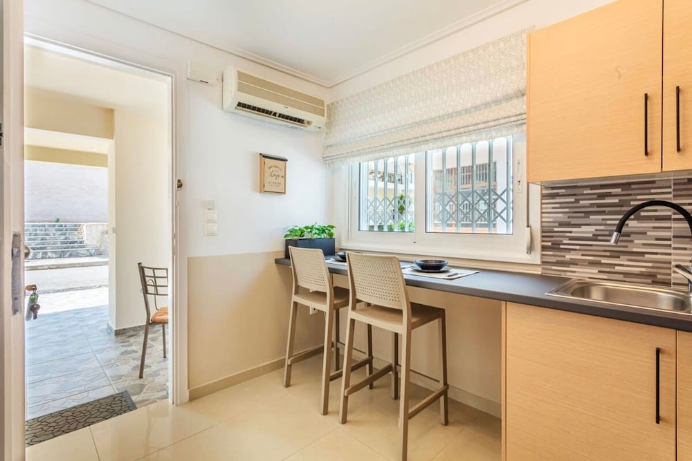Kalamata Lime Studio - Urban Cozy Nest