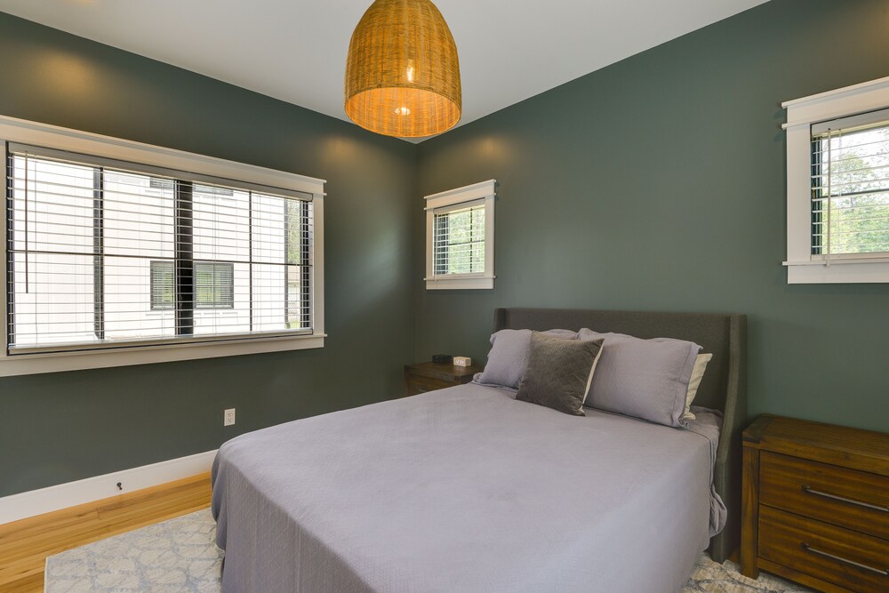 Las Vegas Vacations - Modern Lake Ontario Escape w/ Beach Access! - Property Image 5