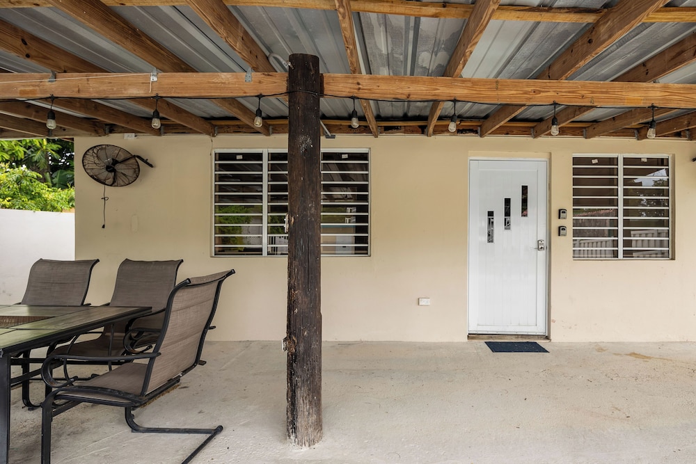 Private Pool Near the Beach Pet Friendly