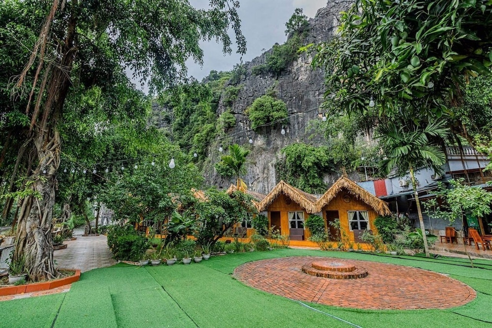 Tam Coc Bungalow