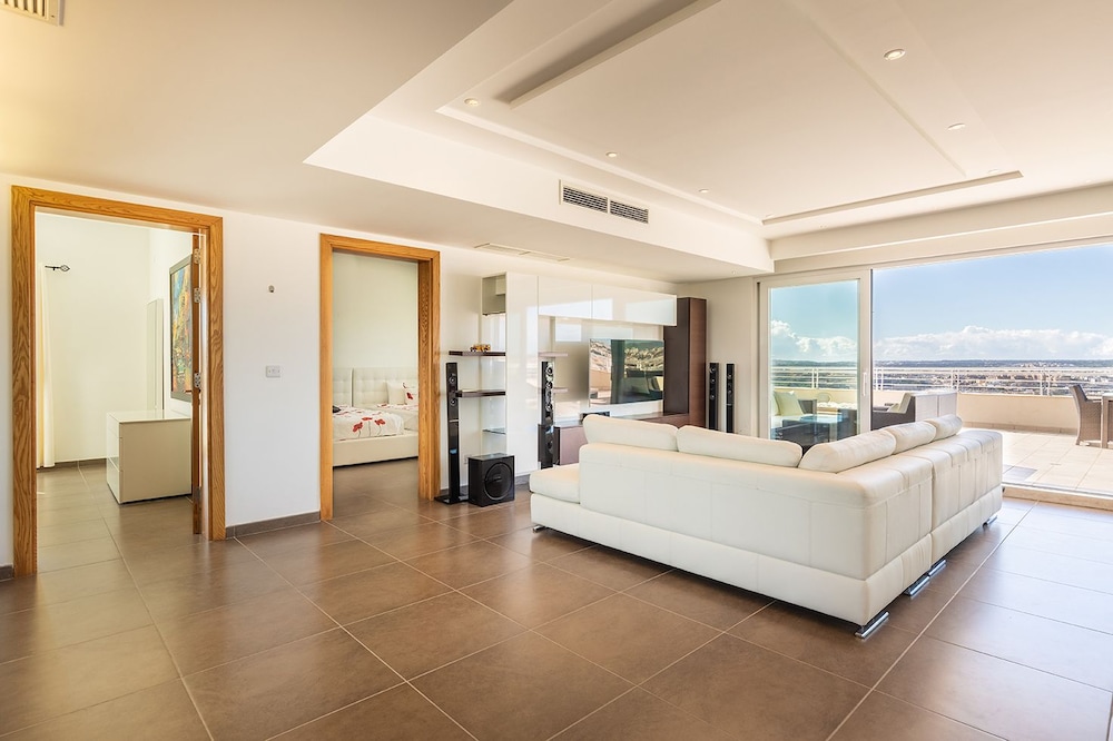 THE Most Incredible View IN Malta, INC Pool