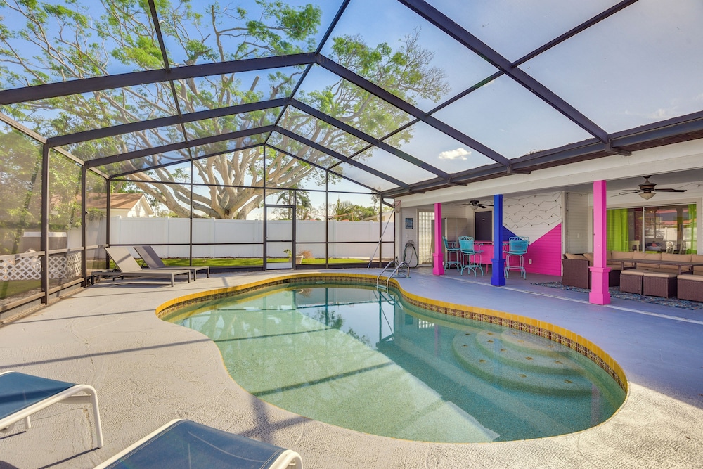 4 Mi to Riverwalk: Bradenton Home w/ Game Room