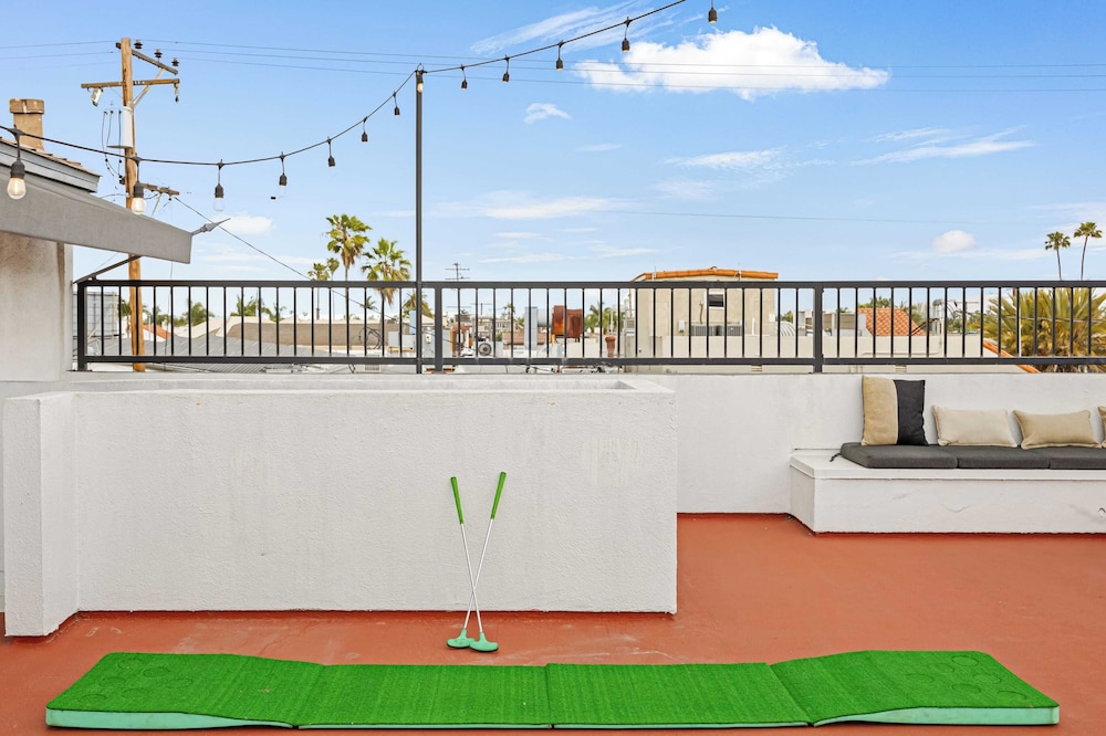 Belmont Shore Retreat Rooftop Lounge, Putting Green & Near 2nd Street Beaches