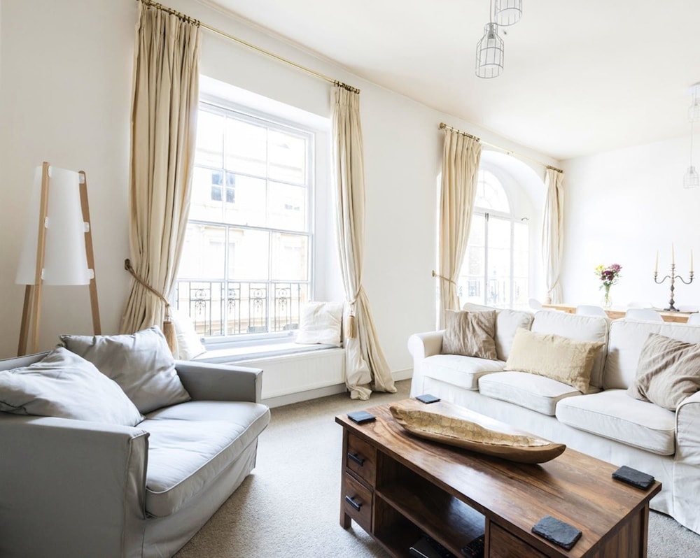 Sherborne Vacations - Printers Court 3 - Property Image 5