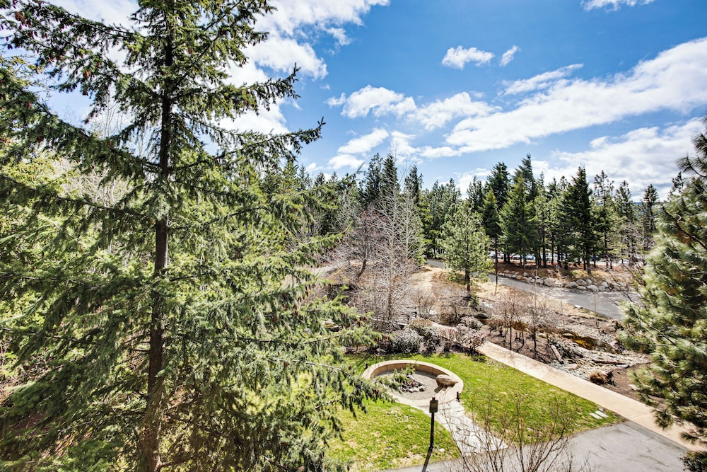 Hike, Ski & More: Cle Elum Resort Condo