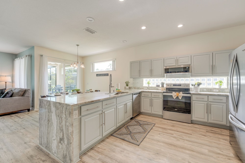 Waterfront Home w/ Private Pool: 5 Mi to Disney!