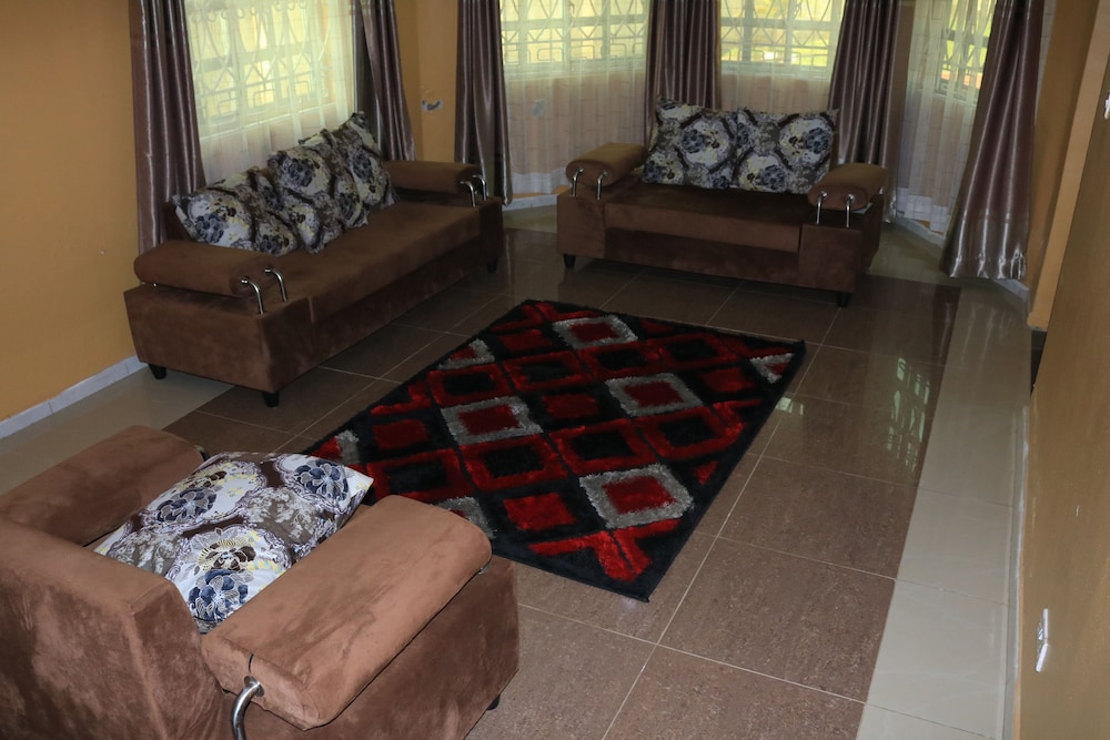 A & J Holiday Suites view 3