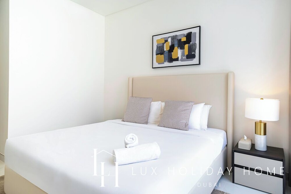 LUX Burj Khalifa Lagoon View Suite 2