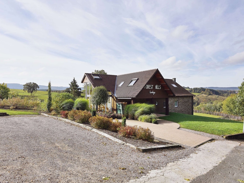 Comfortable Chalet With Indoor Pool, Hammam and Sauna Near Stoumont