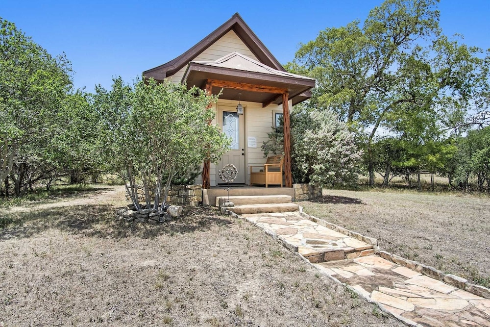 Sistercreek Ranch - Other Cabin 2 Bedroom Cabin