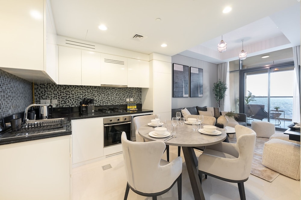 Stunning 2BR With Amazing Views in Business Bay