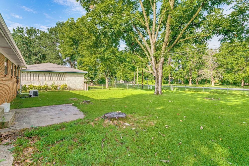Fish, Hike & Relax: North Little Rock Gem w/ Yard