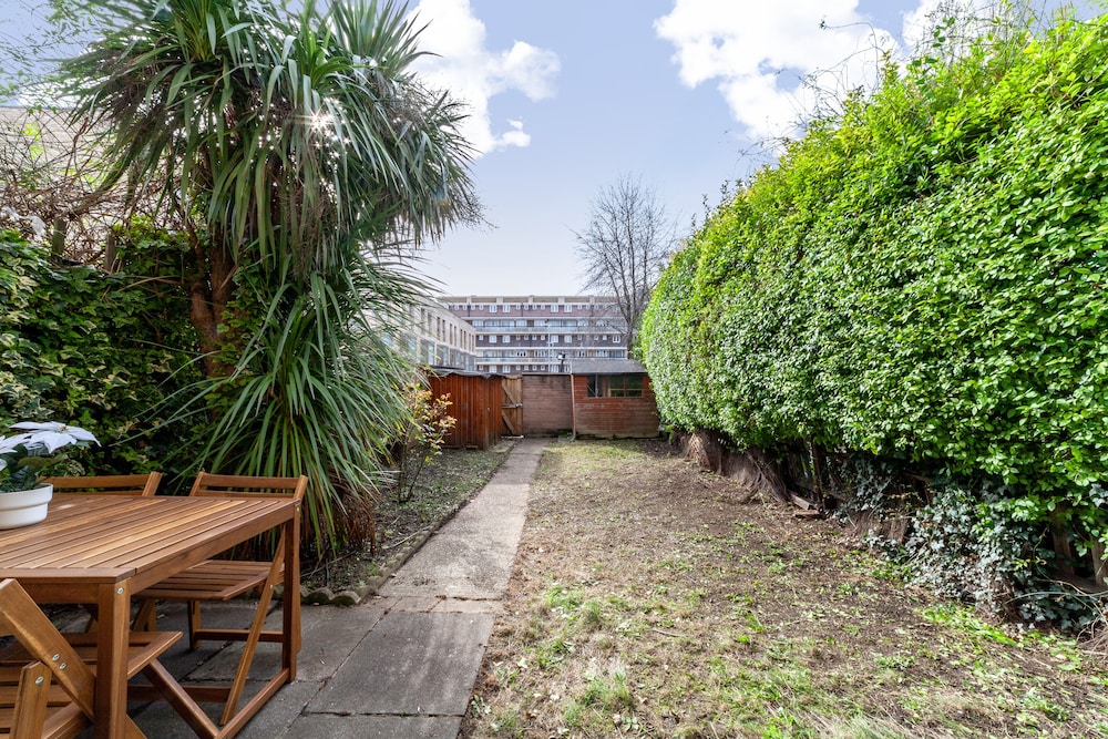 2 Bed Flat with Garden in Canonbury