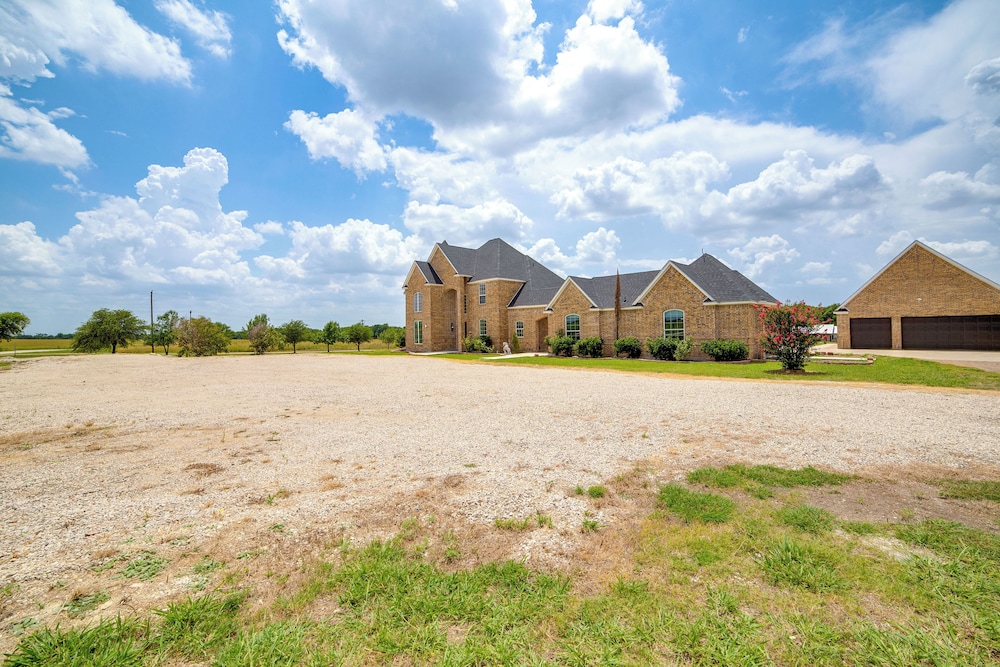 Sprawling Countryside Home in Dallas Area
