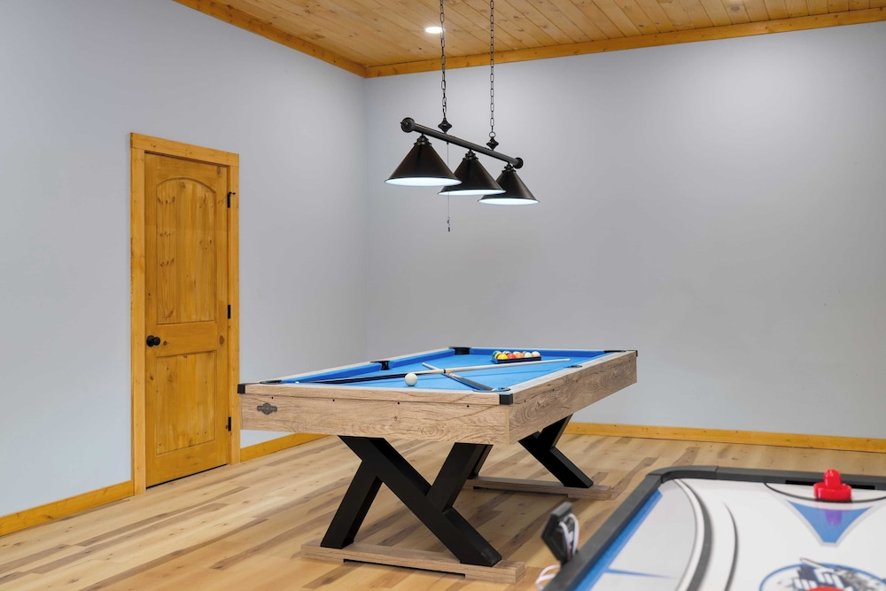 Cabin w/ Hot Tub, Game Room & Scenic Smoky Mountain Views Perfect by Avantstay