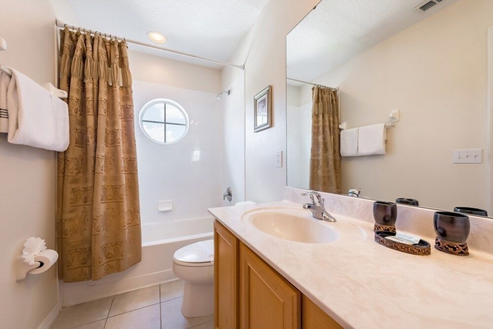 7BR Pool Home Emerald Island by SHV-8409