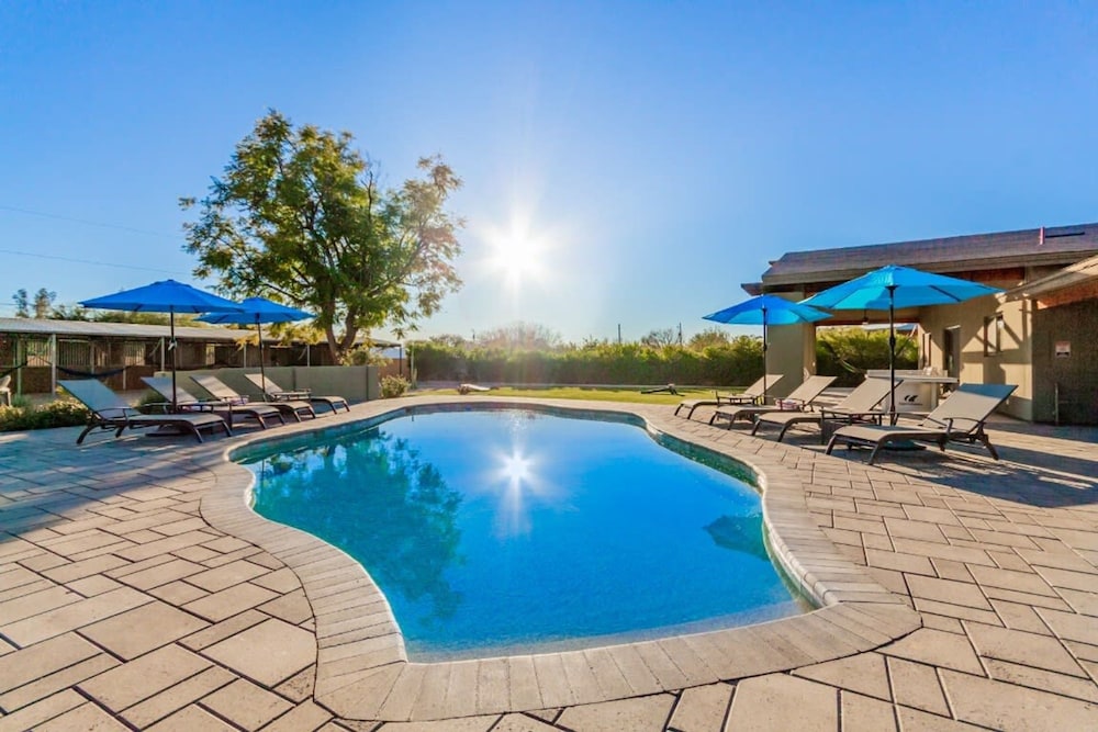 Scottsdale s Largest Hot Tub Davenport Ranch Estate