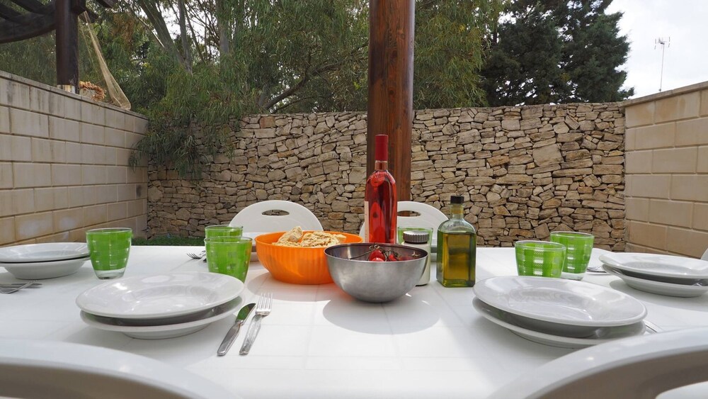 Garden Villa 2 Bedrooms by the sea 7 Sleeps