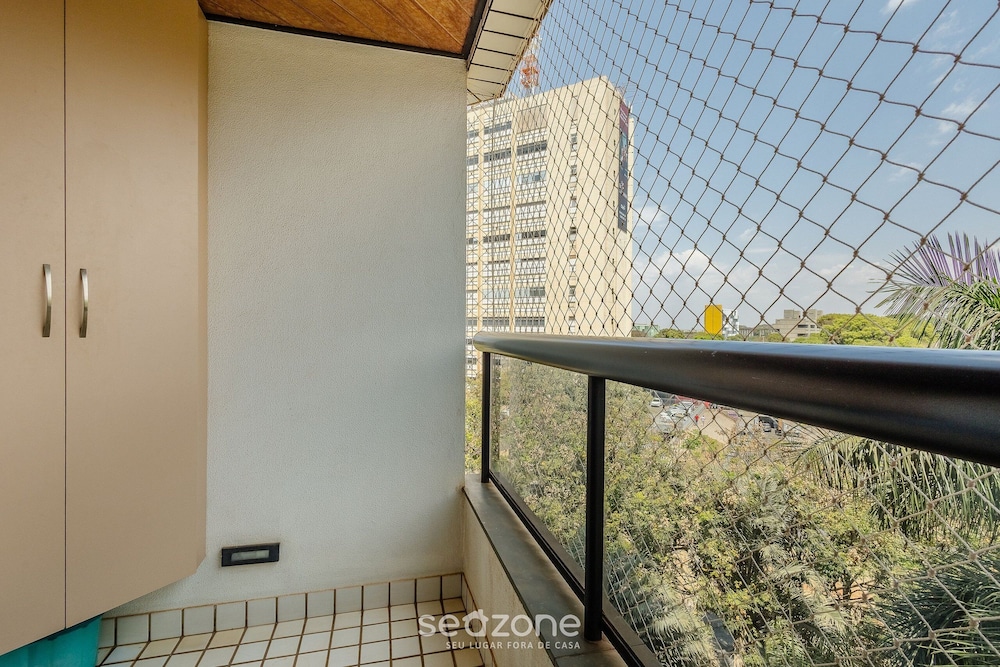 Apart in a Condo With a Pool in Asa Sul Bhe0405
