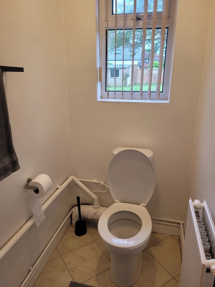 Charming Luton Apartment Retreat