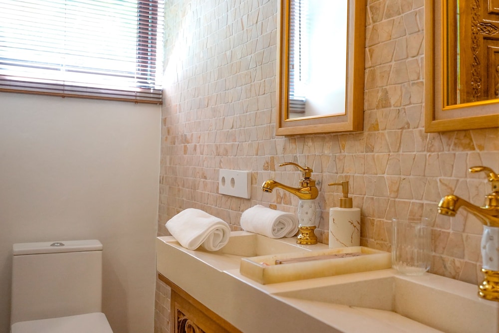 Luxurious Arakana Villa with Pool