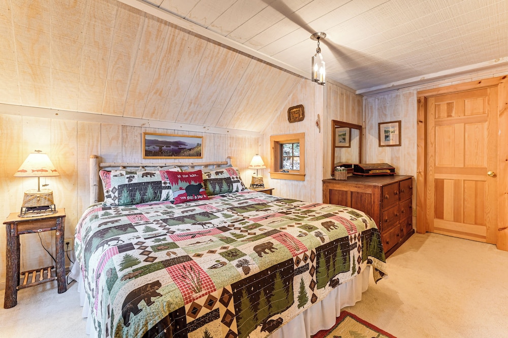 Lakefront Adirondacks Home: Lake George Oasis!