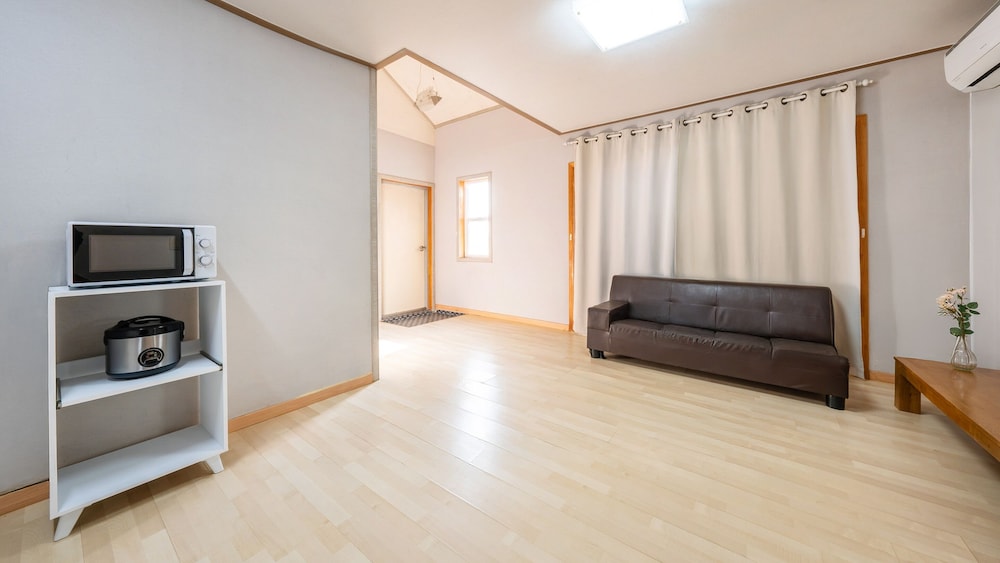 Ganghwa Raube Pet-friendly Pension