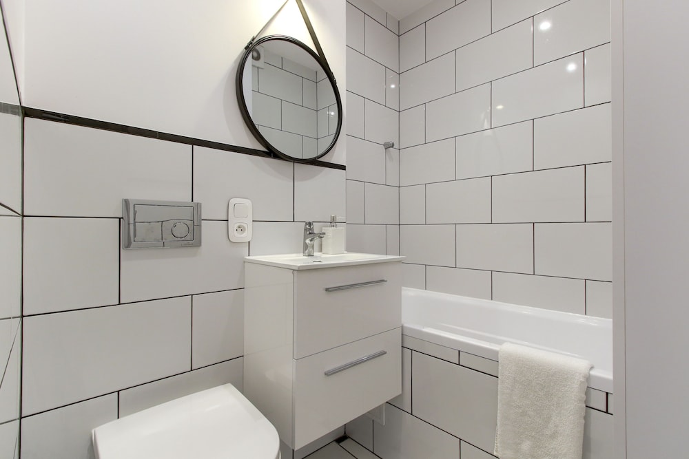 UNIT Short Rent Apartment by Warsaw Metro Station
