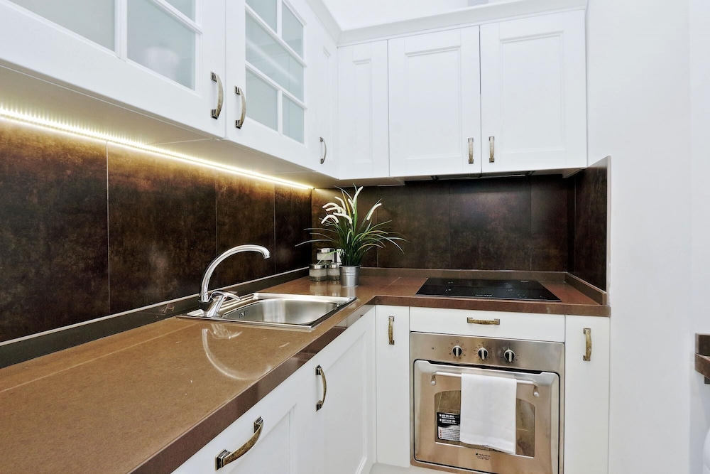 Rm-h501-pale6h3 Monti Apartments - M12