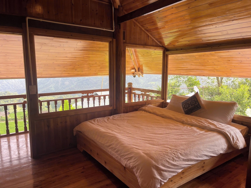 Bees Homestay Sapa & Trekking