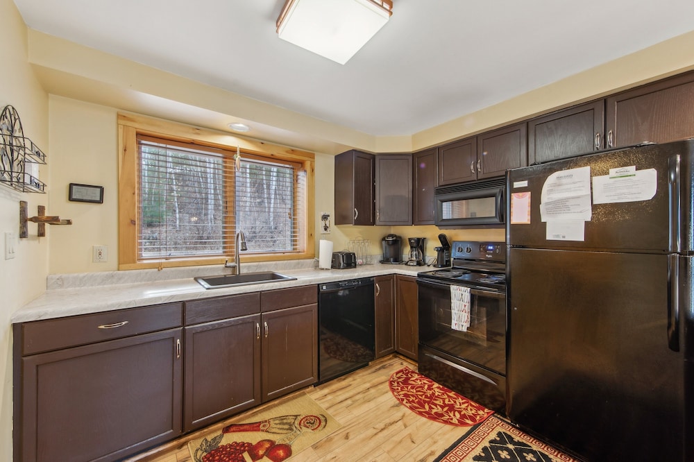 Straight Brook 5d - Adirondack-style Townhome 2 Bedroom Townhouse by The Summit at Gore Mountain