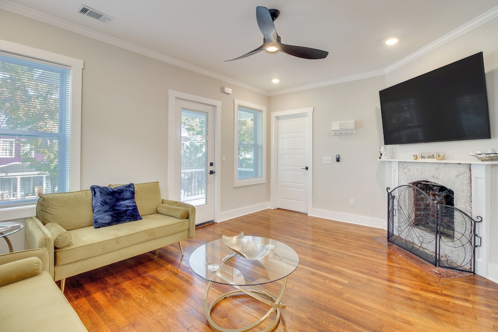 Private Balcony: Spacious, Updated Savannah Apt!