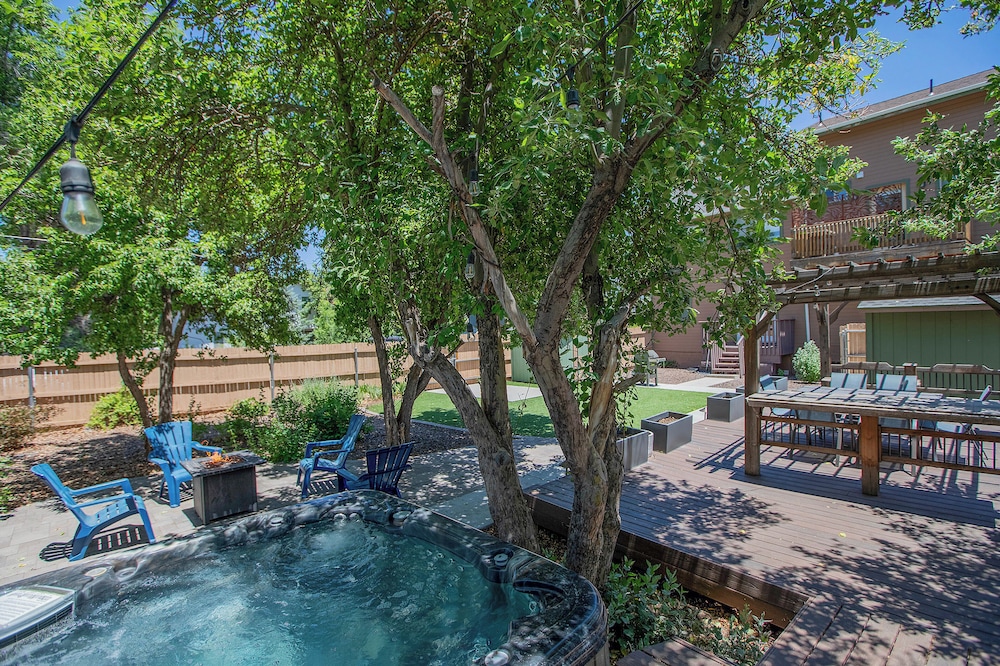 Home w/ Hot Tub, Steps to Dtwn Flagstaff & Nau!