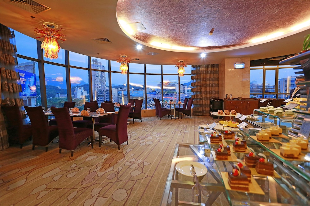 Ramada Longyan
