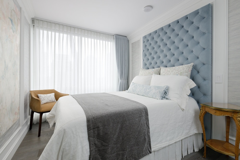 1111 Richards - 1407